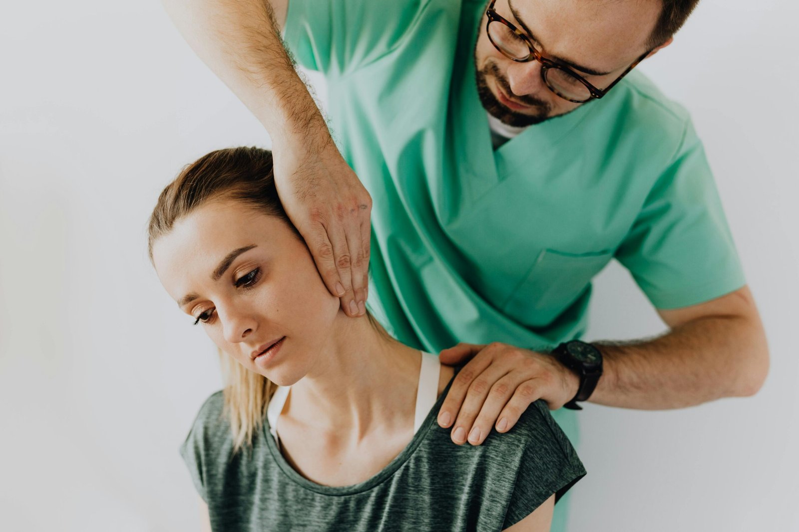 Expert Neck Pain Treatment at Arrowhead Clinic: The Complete Chiropractic Guide